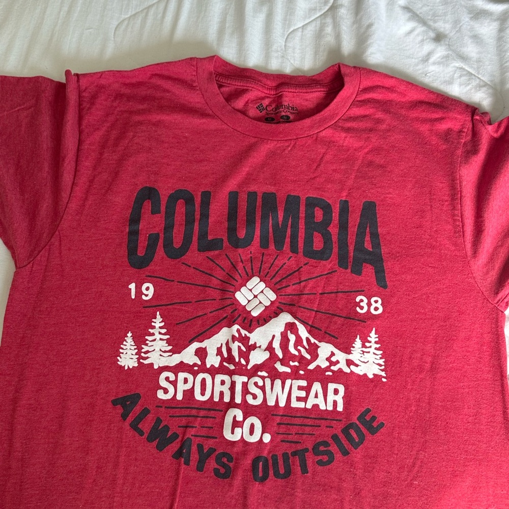 I’m selling a Colombia shirt it’s medium and a little used I will be washing it